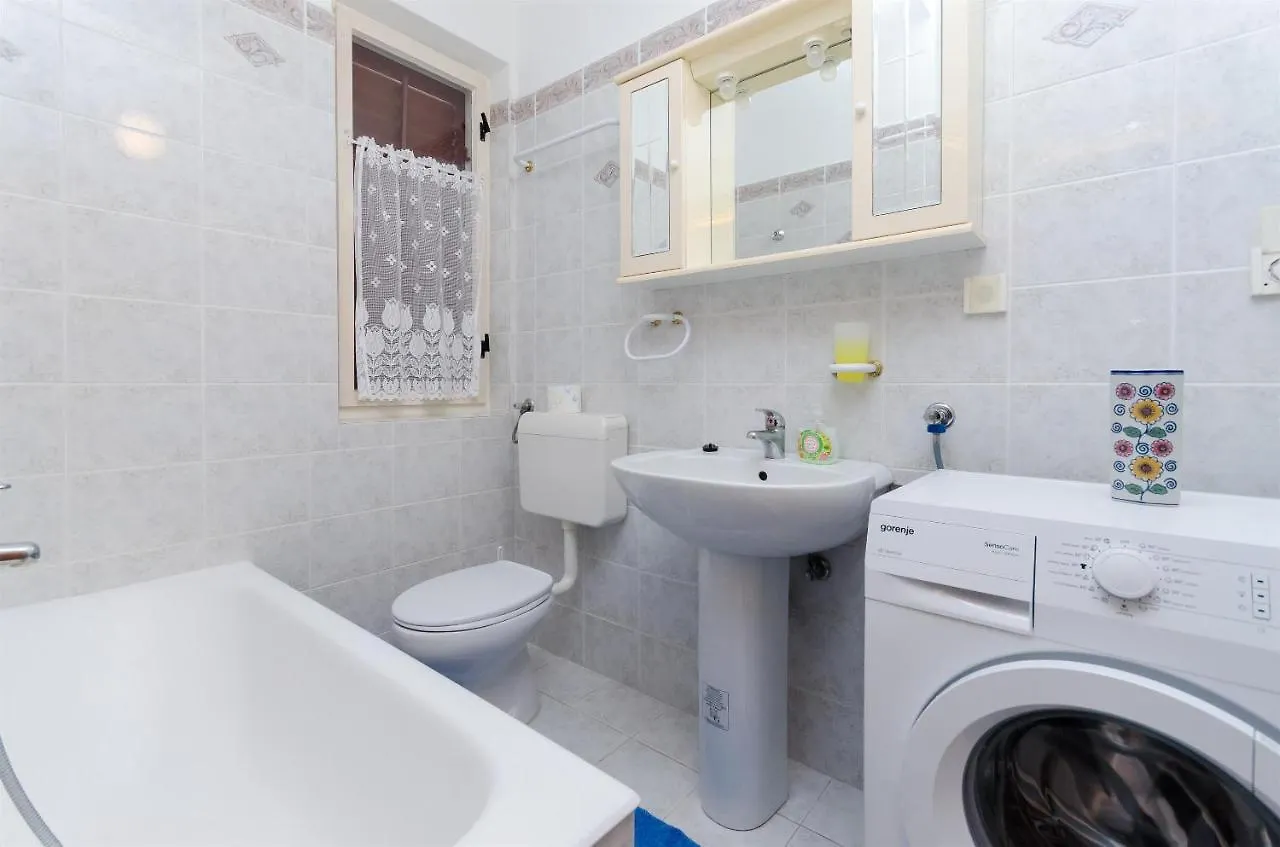 Apartments Vesna Kampor