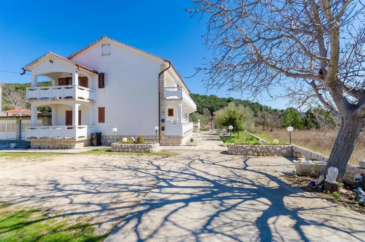Apartments Vesna Kampor Croatia