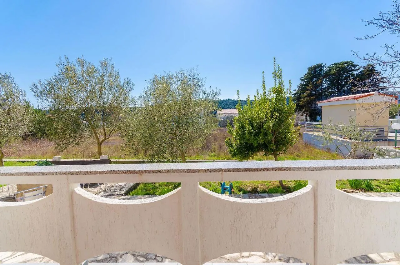 Apartments Vesna Kampor Croatia