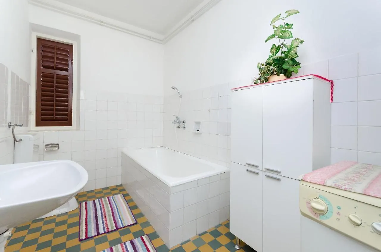 Apartments Vesna Kampor 0*,