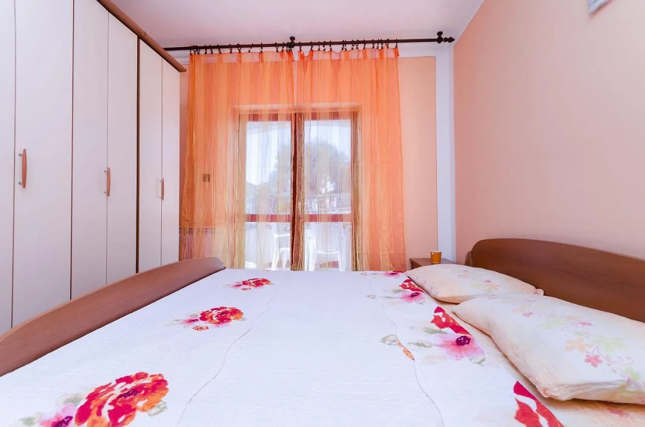 Apartments Vesna Kampor Croatia