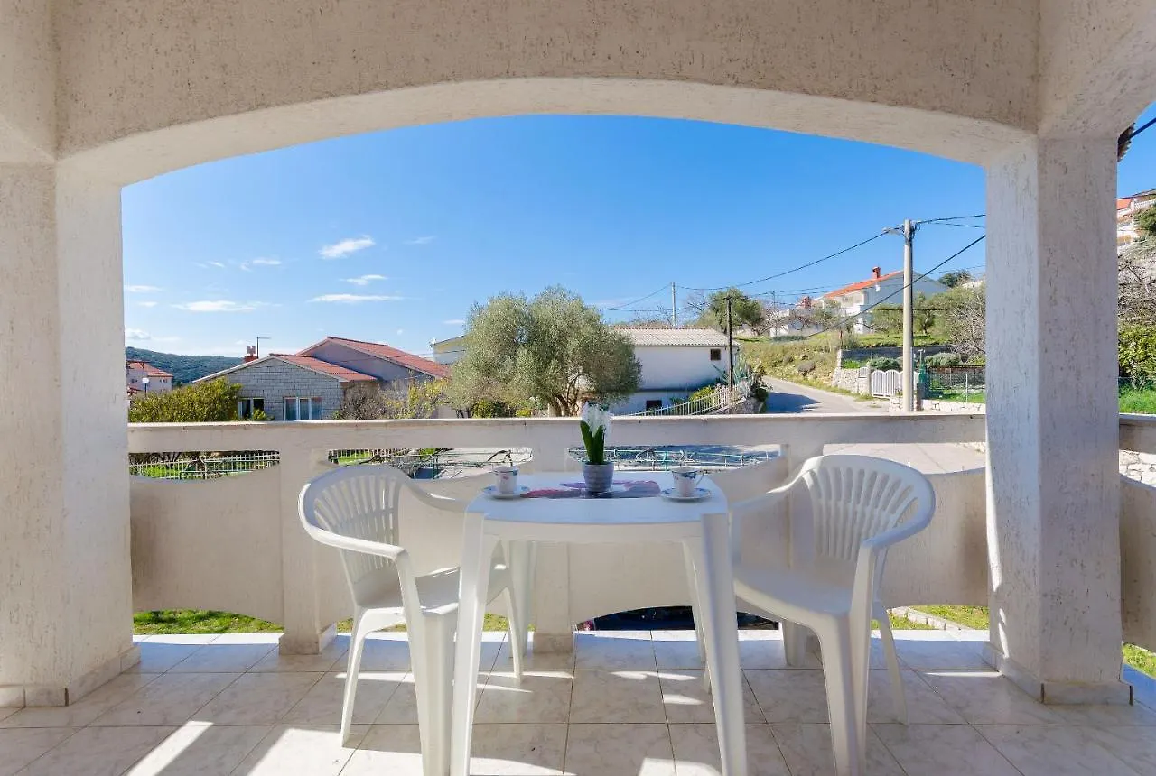 Apartments Vesna Kampor Croatia
