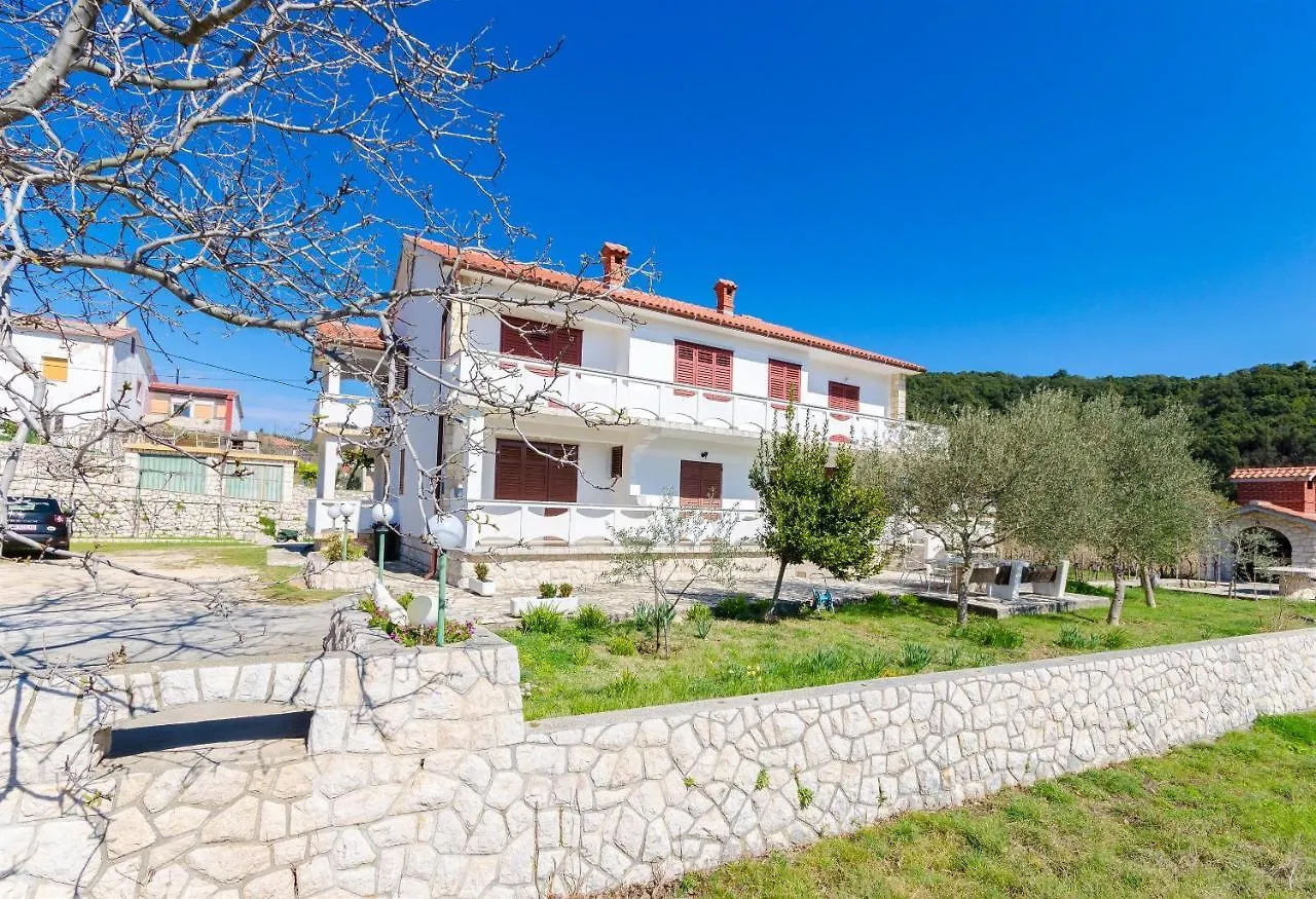 Apartments Vesna location